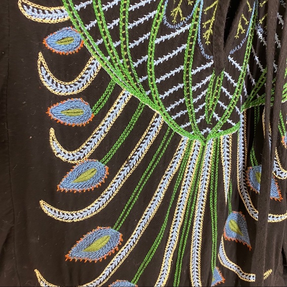 Embroidered Women's Top Medium Black Green Blue - Picture 3 of 6